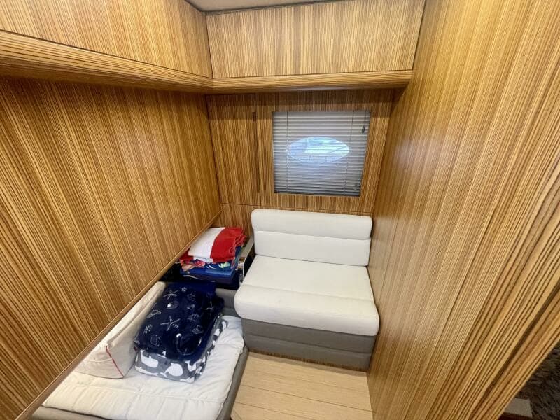 2017 Chris-Craft Commander 42