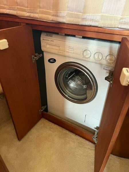 2002 Silverton 39 Motor Yacht