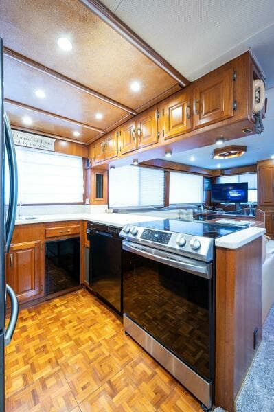 1986 Tollycraft Pilothouse