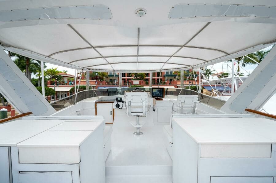 1986 Tollycraft Pilothouse