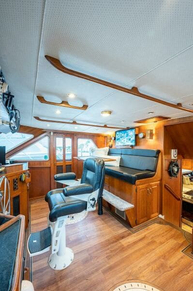 1986 Tollycraft Pilothouse