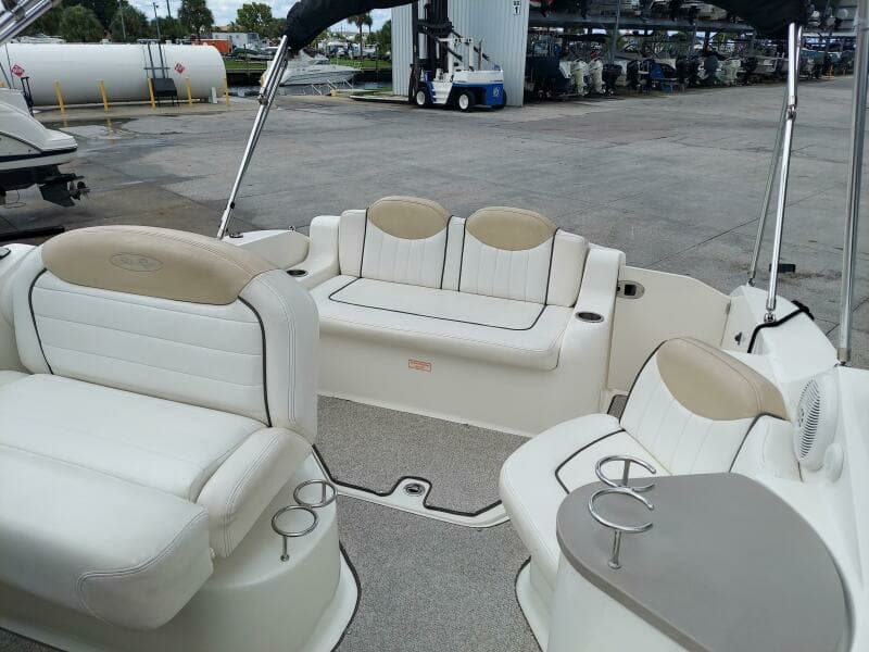 2009 Sea Ray 240 Sundancer