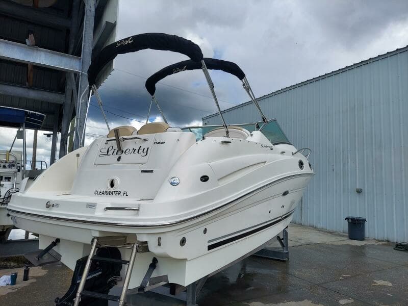2009 Sea Ray 240 Sundancer