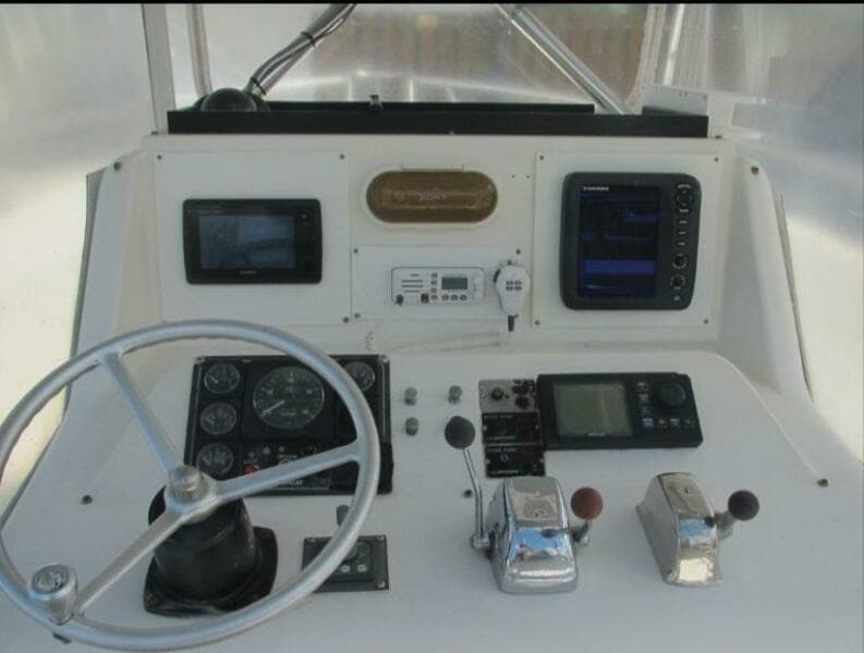1997 Island Hopper Center Console w/Cuddy Cabin