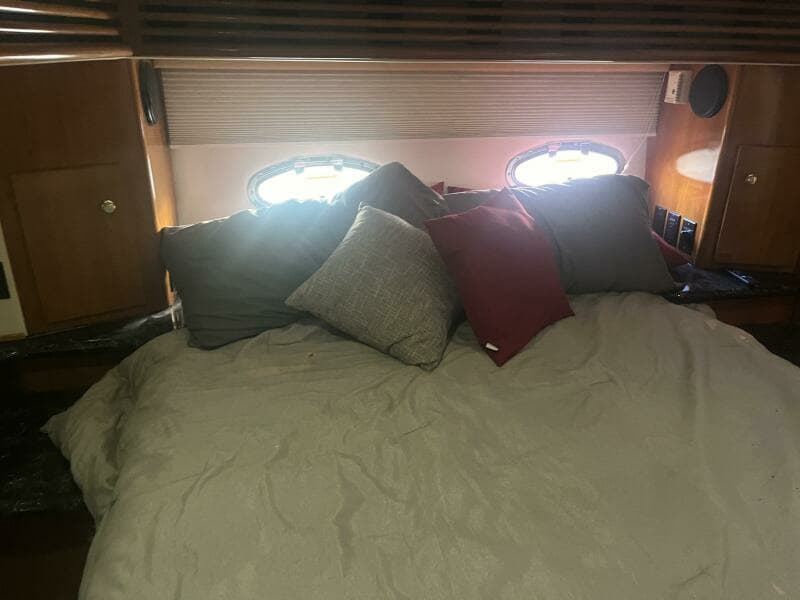 2001 Carver 396 Motor Yacht