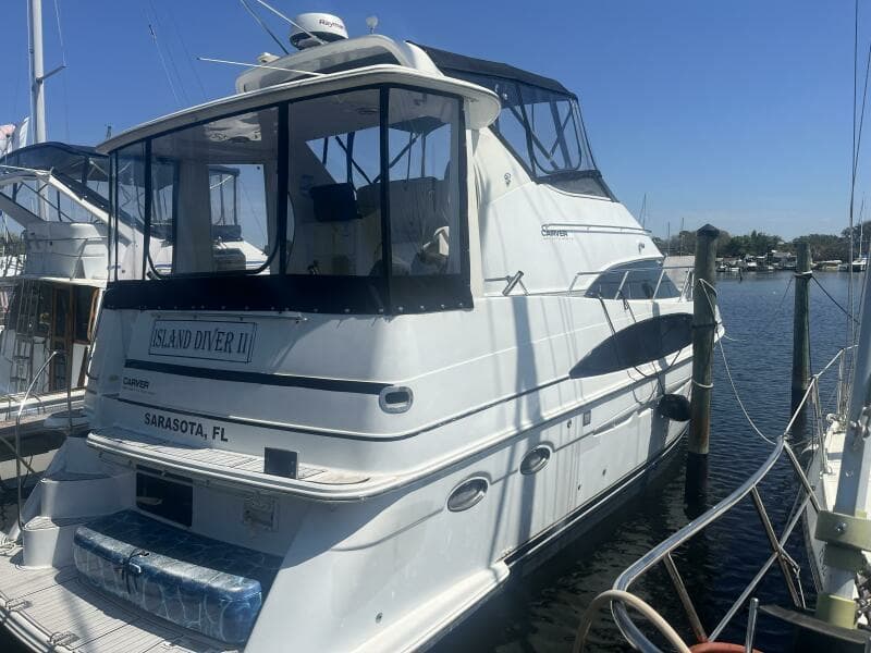 2001 Carver 396 Motor Yacht