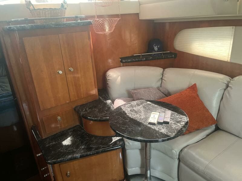 2001 Carver 396 Motor Yacht