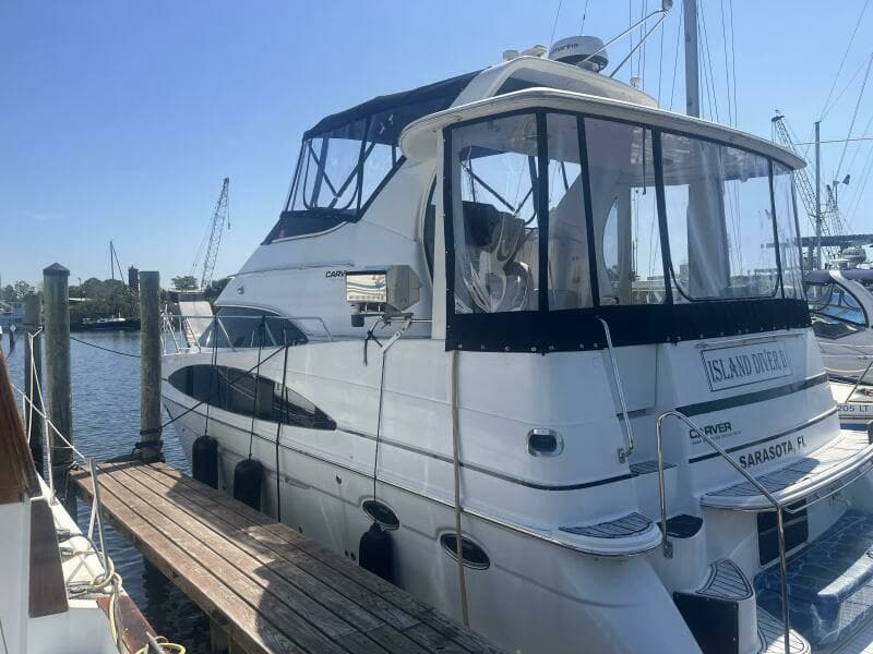 2001 Carver 396 Motor Yacht