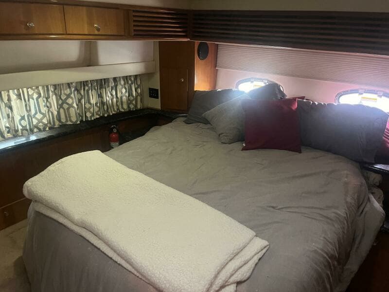 2001 Carver 396 Motor Yacht