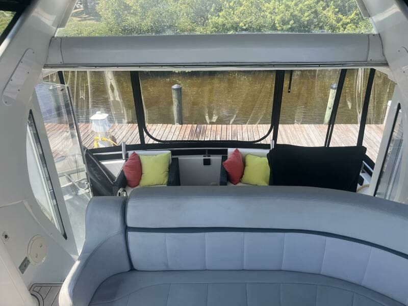 2001 Carver 396 Motor Yacht