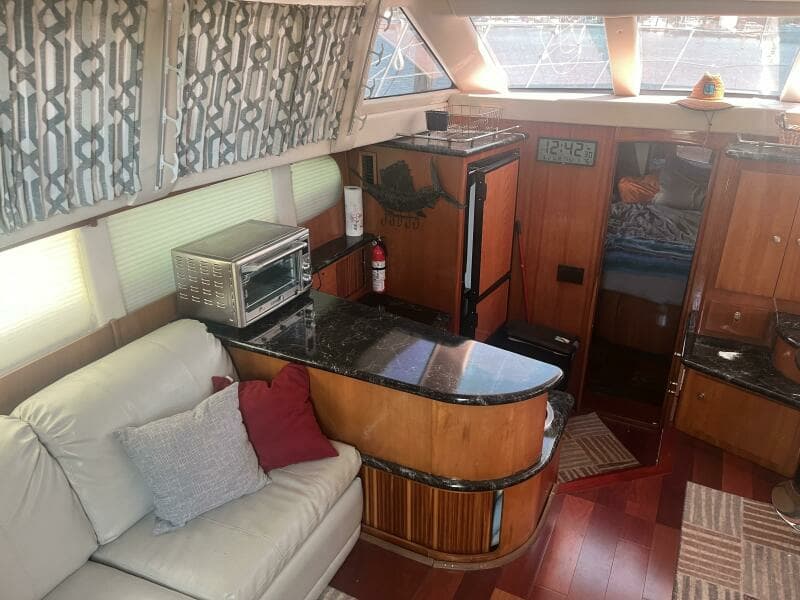 2001 Carver 396 Motor Yacht