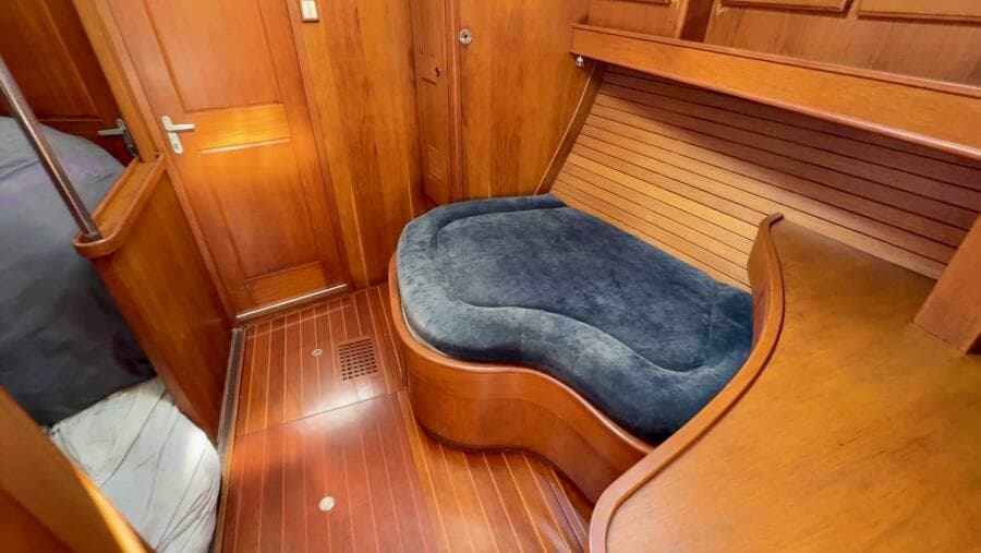 1984 Camper & Nicholsons 58