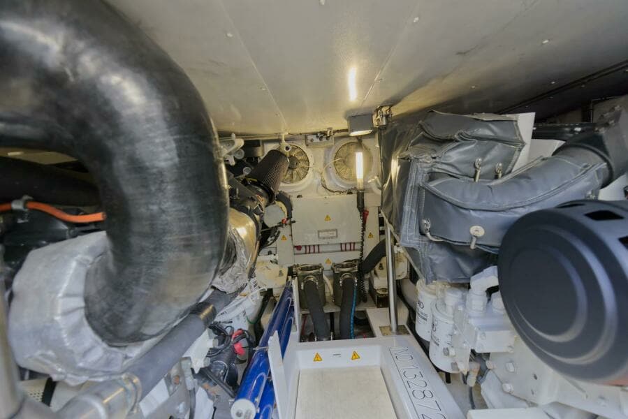 2015 Azimut 64 Flybridge