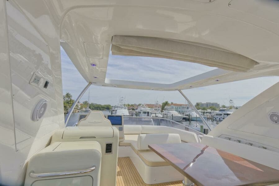 2015 Azimut 64 Flybridge