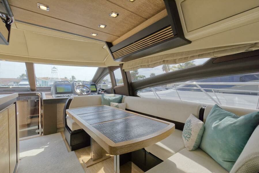 2015 Azimut 64 Flybridge
