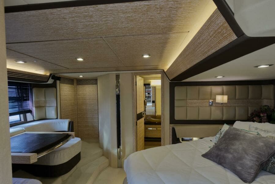 2015 Azimut 64 Flybridge