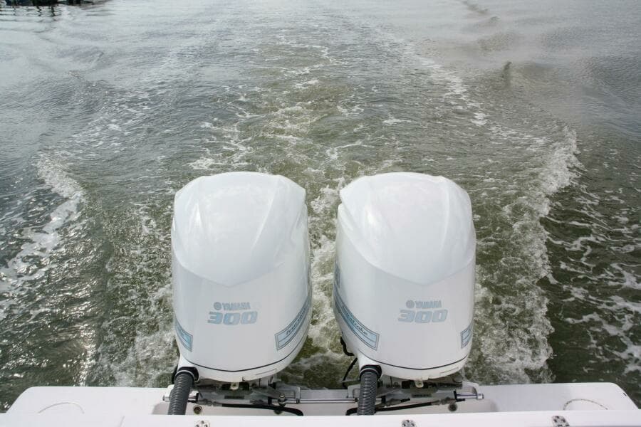 32 Contender 32ST- Engines