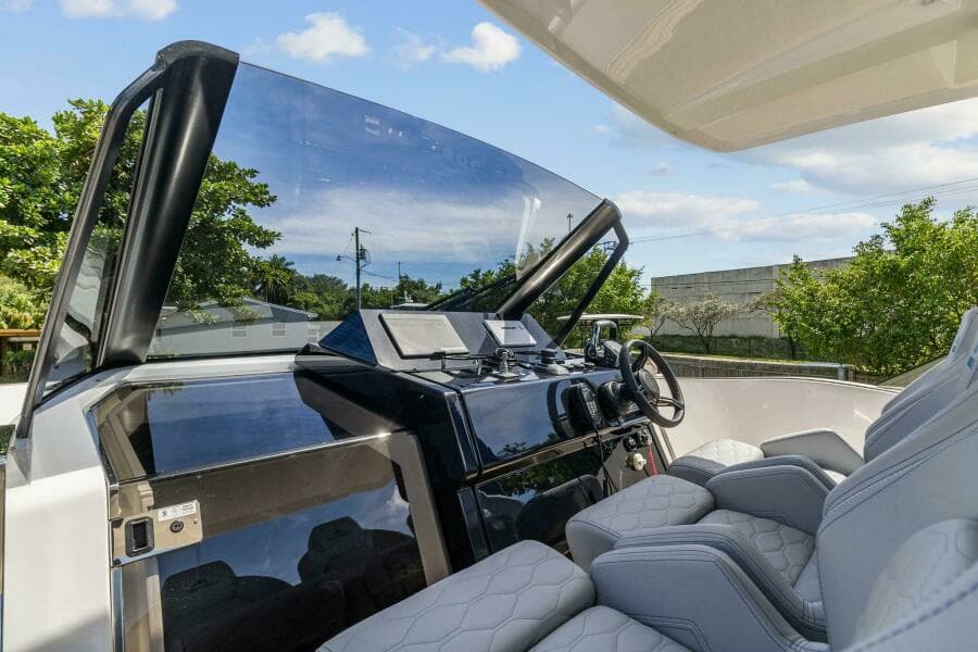 2023 Astondoa 377 Coupe Outboard
