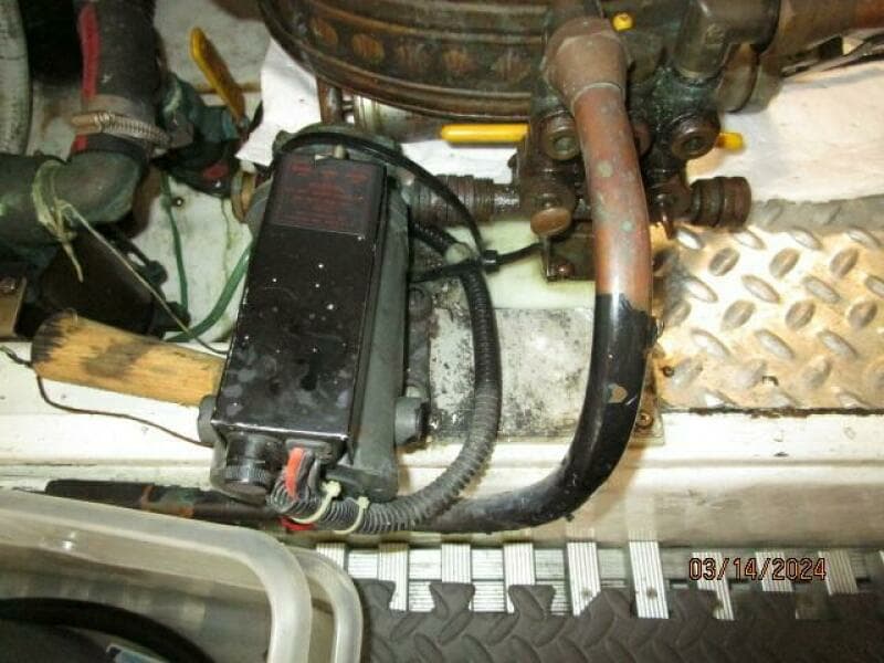 48' Camargue oil change system