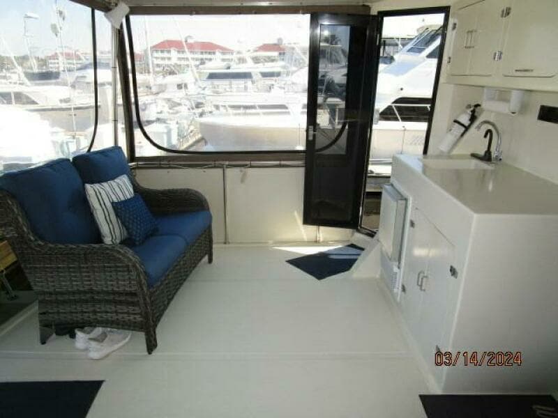 48' Camargue sundeck port