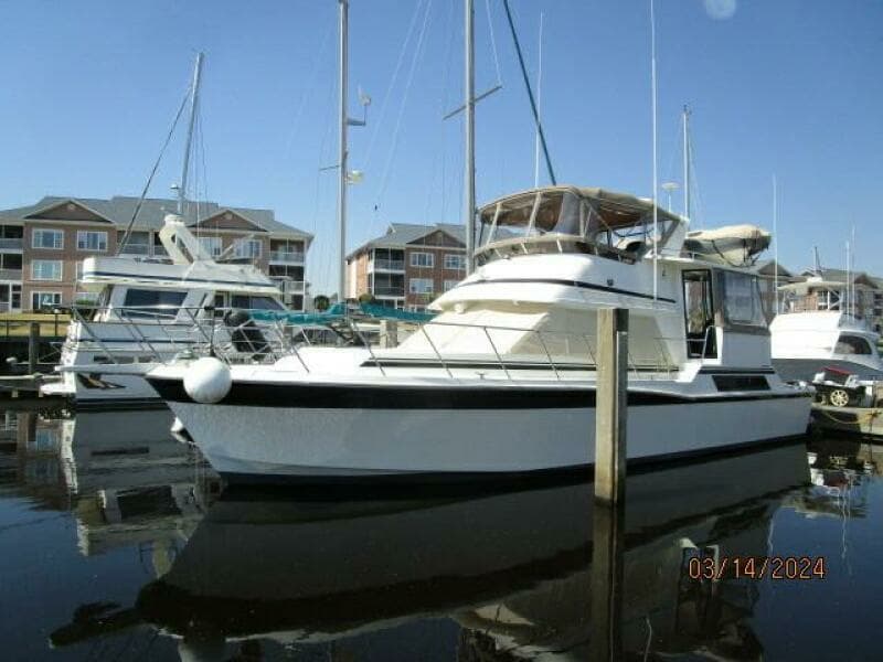 48' Camargue port forward profile