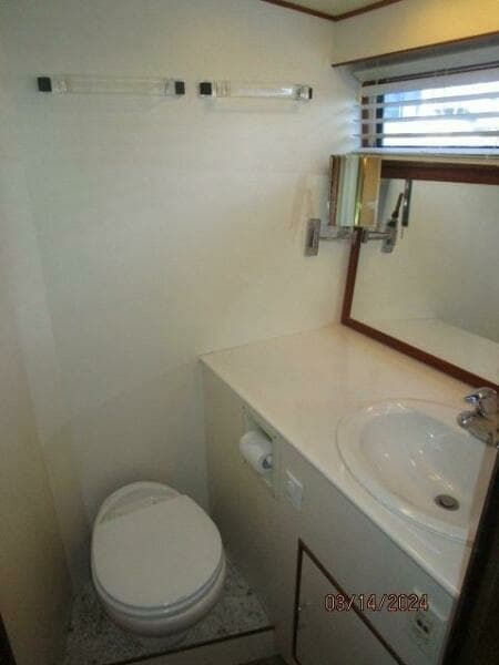 48' Camargue master stateroom head