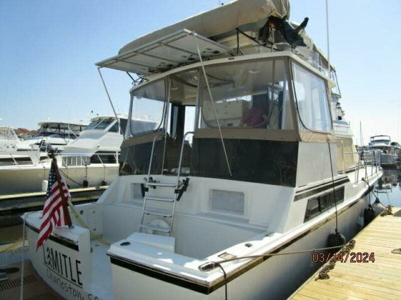 48' Camargue starboard aft profile
