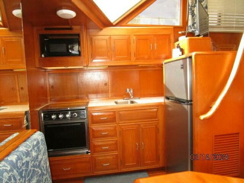 48' Camargue galley3