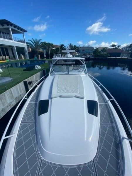 2019 Intrepid 475 Sport Yacht