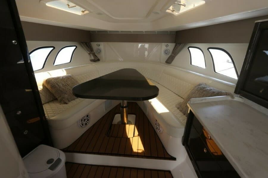 2019 Intrepid 475 Sport Yacht