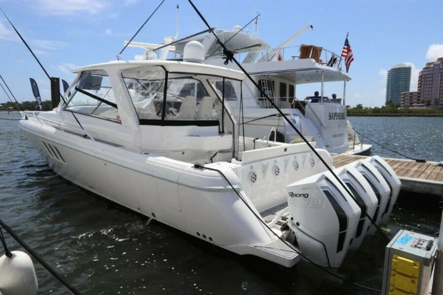 2019 Intrepid 475 Sport Yacht