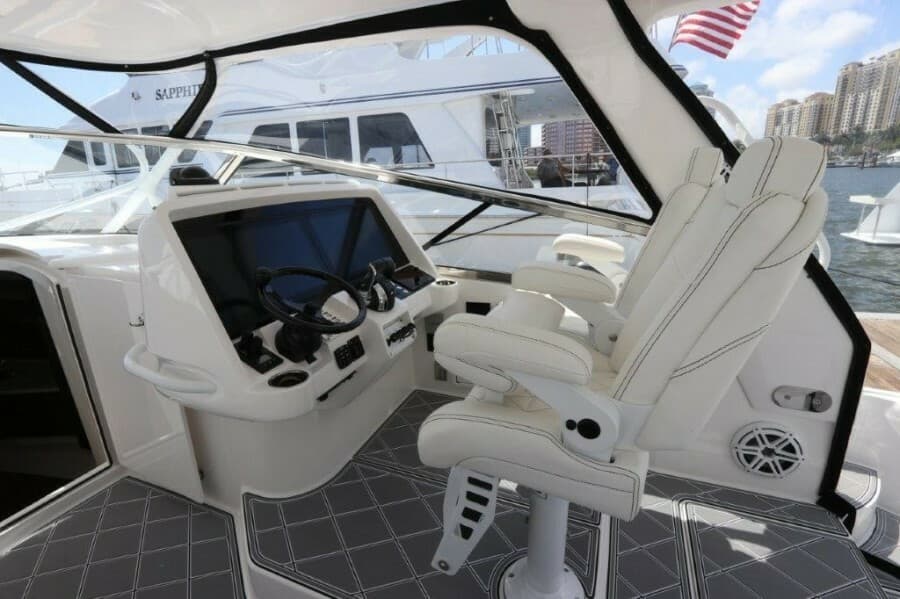 2019 Intrepid 475 Sport Yacht