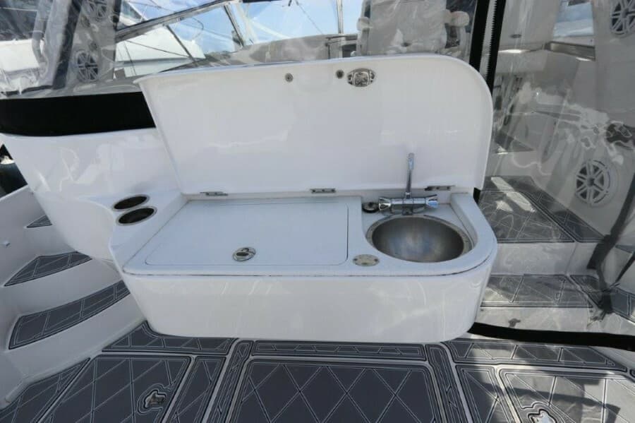 2019 Intrepid 475 Sport Yacht