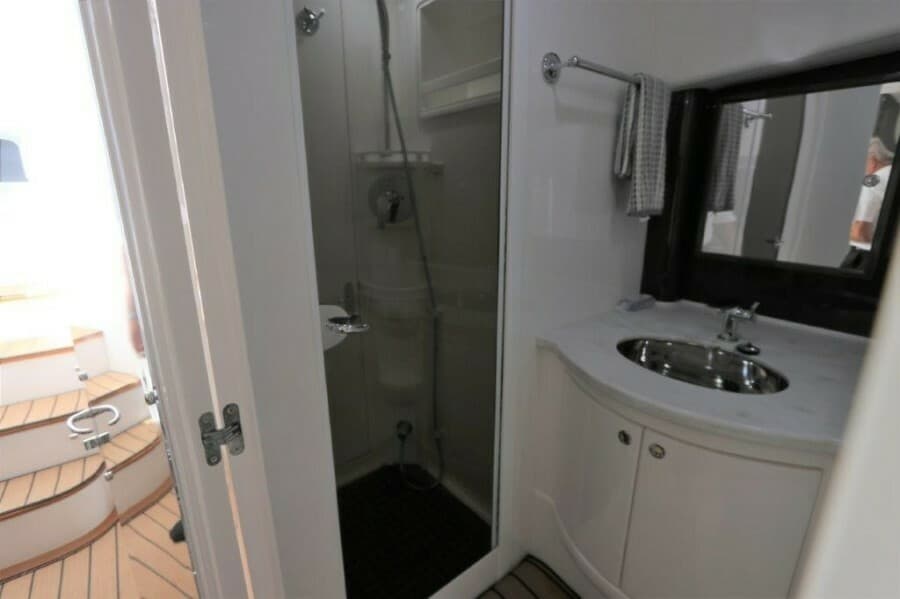 2019 Intrepid 475 Sport Yacht