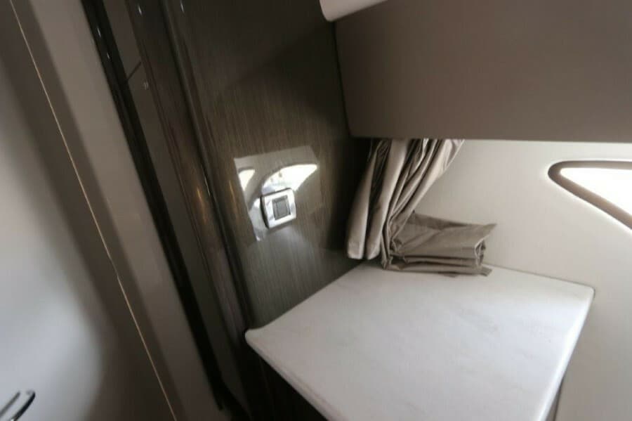 2019 Intrepid 475 Sport Yacht