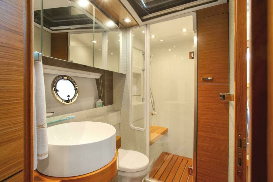 2019 Tiara Yachts 53 Coupe