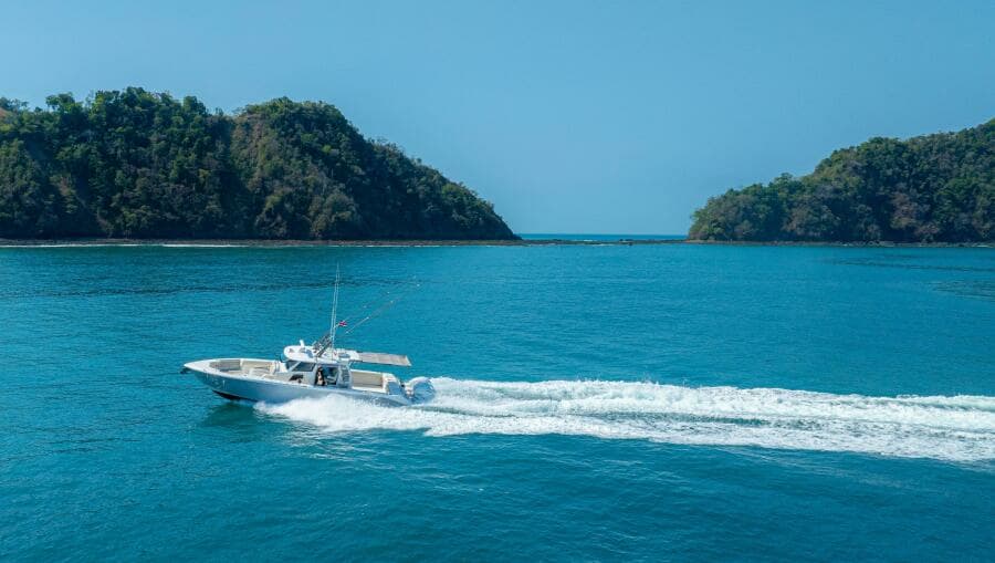 2021 Solace 41 Center Console