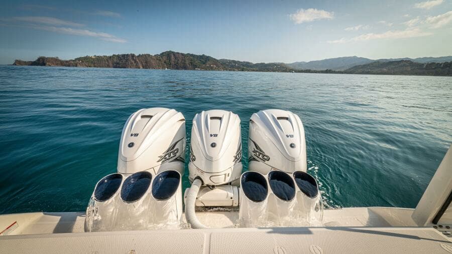 2021 Solace 41 Center Console