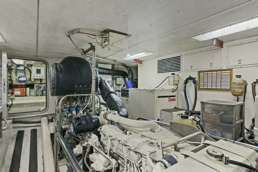 2004 Northern Marine 5700 Expedition