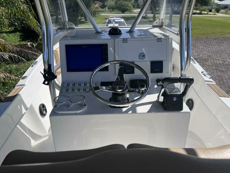 2022 Dusky 278 CENTER CONSOLE