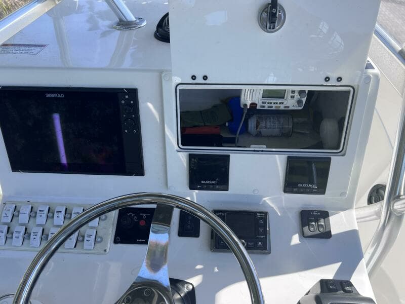 2022 Dusky 278 CENTER CONSOLE