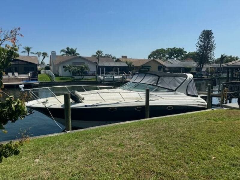 2005 Larson 370 Cabrio