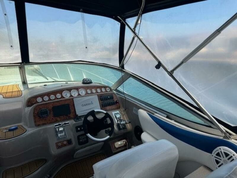 2005 Larson 370 Cabrio