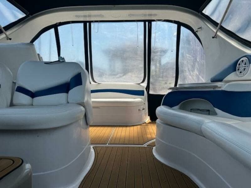 2005 Larson 370 Cabrio