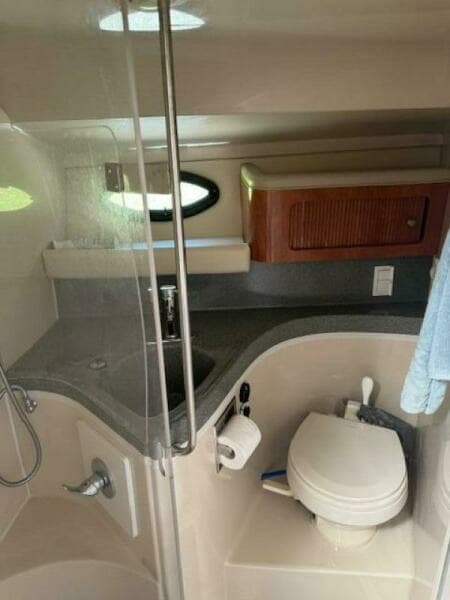 2005 Larson 370 Cabrio