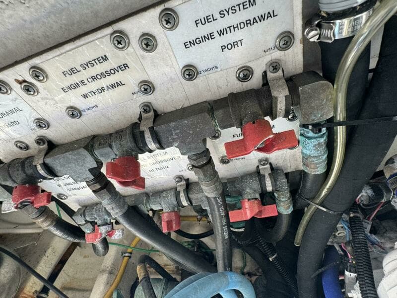 2000 Tiara Yachts 3100 Open