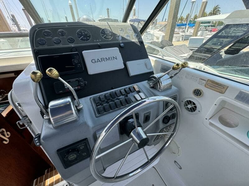 2000 Tiara Yachts 3100 Open