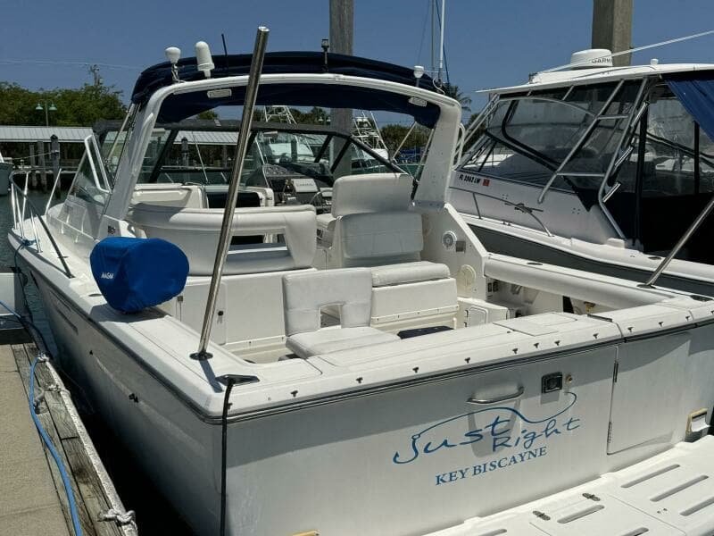 2000 Tiara Yachts 3100 Open