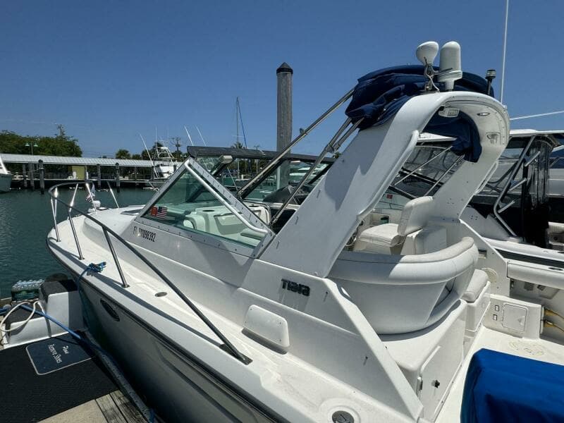 2000 Tiara Yachts 3100 Open