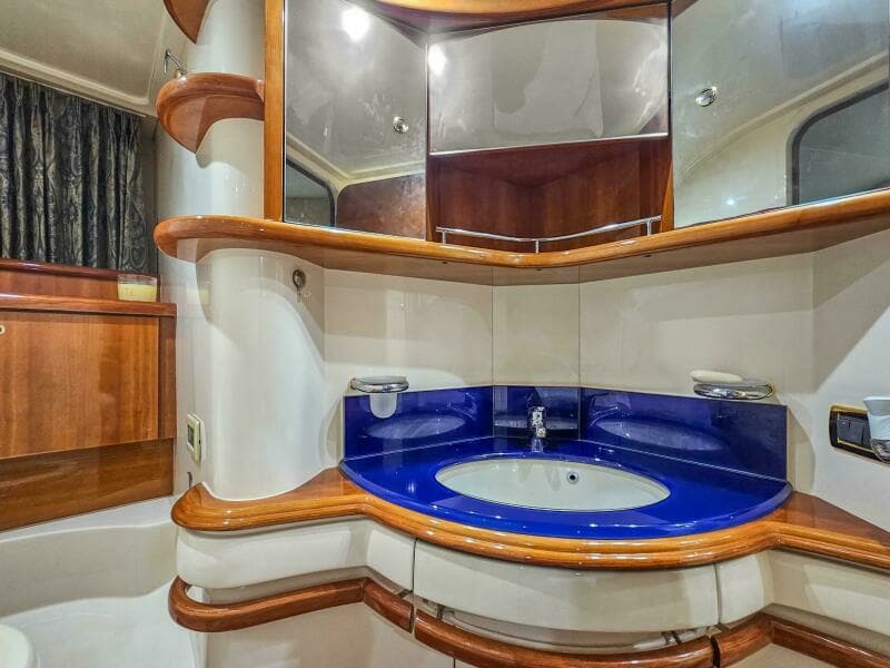 2005 Azimut 55 flybridge